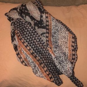 S C A R F (never worn)